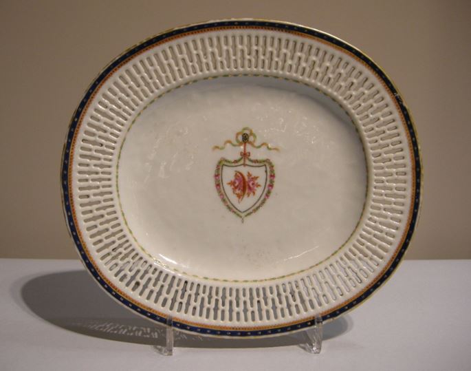 Porcelain dish reticulated with a armorial decoration | MasterArt